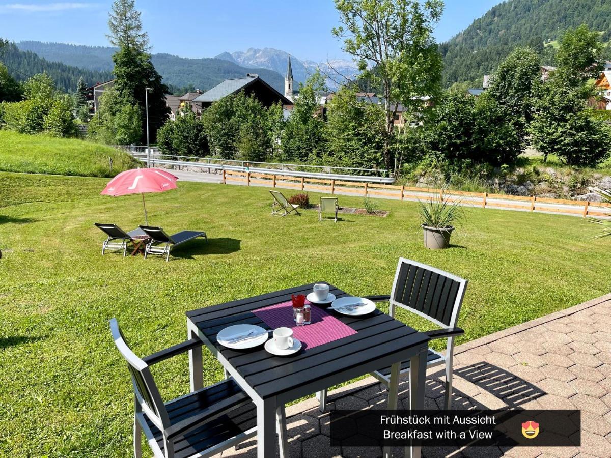 Hotel Kronenhirsch Russbach am Pass Gschütt Exterior foto